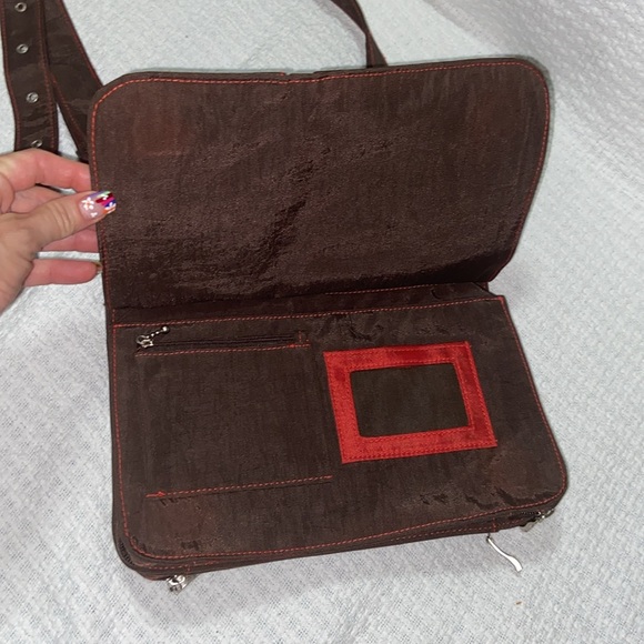 Like new Baggalini Messenger Jetsetter slim Crossbody - Picture 11 of 16